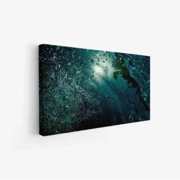 لوحات مناظر طبيعية تحت الماء، تتألق بألوان زرقاء وخضراء مع فقاعات تعكس الضوء، جو هادئ ومريح. لوحات فنية عصرية، لوحات جدارية للمنزل، لوحات أنيقة.