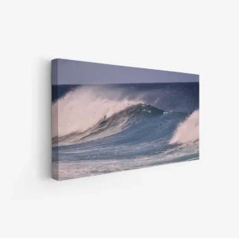 لوحات مناظر طبيعية تتضمن أمواج بحرية متلاطمة بألوان زرقاء وبيضاء، تعكس أجواء هادئة ومنعشة. لوحات فنية عصرية، لوحات جدارية للمنزل، لوحات أنيقة.