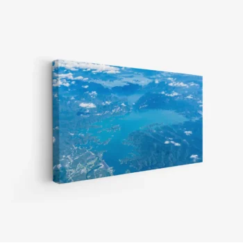 لوحات مناظر طبيعية تعكس جمال البحيرات الزرقاء والجبال المحيطة، أجواء هادئة ومريحة. لوحات فخمة، لوحات جدارية للمنزل، لوحات أنيقة.