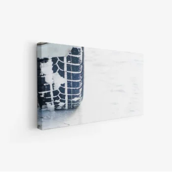 لوحة طبيعة ثلجية بتفاصيل إطارات مغطاة بالثلوج وألوان باردة تعكس أجواء الشتاء، لوحات طبيعة، لوحات كانفاس.