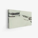 لوحة طبيعة شتوية تغمرها الثلوج مع سيارات مغطاة، أجواء هادئة وباردة، لوحات طبيعة، لوحات كانفاس أنيقة