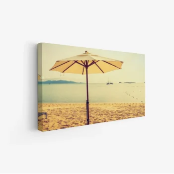لوحات مناظر طبيعية لشاطئ هادئ تحت مظلة بيضاء، بألوان دافئة وجو مريح. لوحات جدارية للمنزل، لوحات فخمة، لوحات أنيقة.
