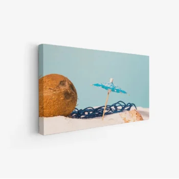 لوحات طبيعة تعكس أجواء الشاطئ مع جوز الهند والمظلة الزرقاء على الرمال البيضاء، ألوان هادئة. لوحات فنية عصرية، لوحات جدارية للمنزل، لوحات أنيقة.