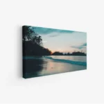 لوحات مناظر طبيعية لشاطئ هادئ عند غروب الشمس، ألوان زرقاء ووردية، جو مريح. لوحات جدارية للمنزل، لوحات فخمة، لوحات أنيقة.