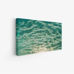 لوحة سماء زرقاء ملبدة بالغيوم البيضاء، تعكس أجواء هادئة ومريحة، لوحات طبيعة، لوحات كانفاس أنيقة.