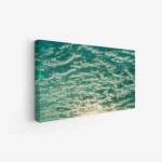 لوحة سماء زرقاء ملبدة بالسحب البيضاء، تعكس أجواء هادئة وساحرة، لوحات طبيعة، لوحات كانفاس أنيقة.