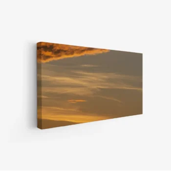 لوحة منظر ليلي بألوان دافئة تتداخل فيها ظلال البرتقالي والذهبي مع سماء هادئة، لوحات طبيعة، لوحات كانفاس.