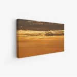 لوحة منظر ليلي بألوان دافئة من البرتقالي والذهبي مع سحب خفيفة تعكس هدوء المساء، لوحات طبيعة، لوحات كانفاس.