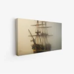 لوحة بحرية ضبابية لسفينة تاريخية بألوان دافئة تعكس الغموض والهدوء، لوحات فنية مودرن، لوحات كانفاس.