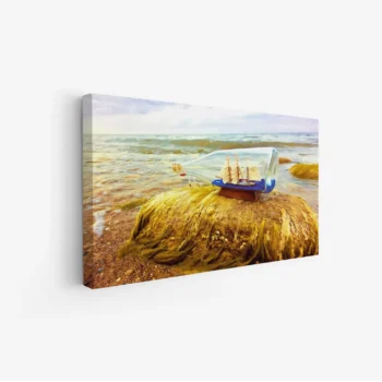 لوحة بحر تحتوي على سفينة داخل زجاجة فوق صخرة، بألوان دافئة وجو هادئ، لوحات طبيعة، لوحات كانفاس.