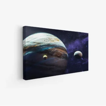 لوحة كواكب فضائية بألوان زاهية تتضمن كوكب المشتري وأقماره في خلفية مظلمة ونجوم متلألئة،مناظر طبيعية، لوحات فنية عصرية، لوحات جدارية للمنزل.