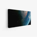 لوحة كوكب الأرض من الفضاء بألوان زرقاء وخضراء مبهجة، تعكس جمال الطبيعة، مناظر طبيعية، لوحات جدارية أنيقة، لوحات فخمة، لوحات مودرن.