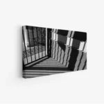 لوحة ظلال - بوابة حديدية - تباين أسود وأبيض - درامي - لوحات فنية مودرن - لوحات كانفاس