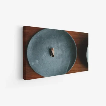 لوحة طبيعة هادئة - طبق رمادي - تفاصيل خشبية - دافئ - لوحات فنية مودرن - لوحات كانفاس